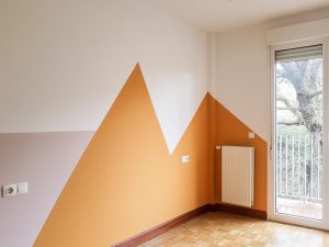 como-pintar-una-habitacion-infantil-con-formas-geometricas